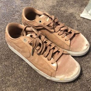 Nike Suede/velvet blush shoes
